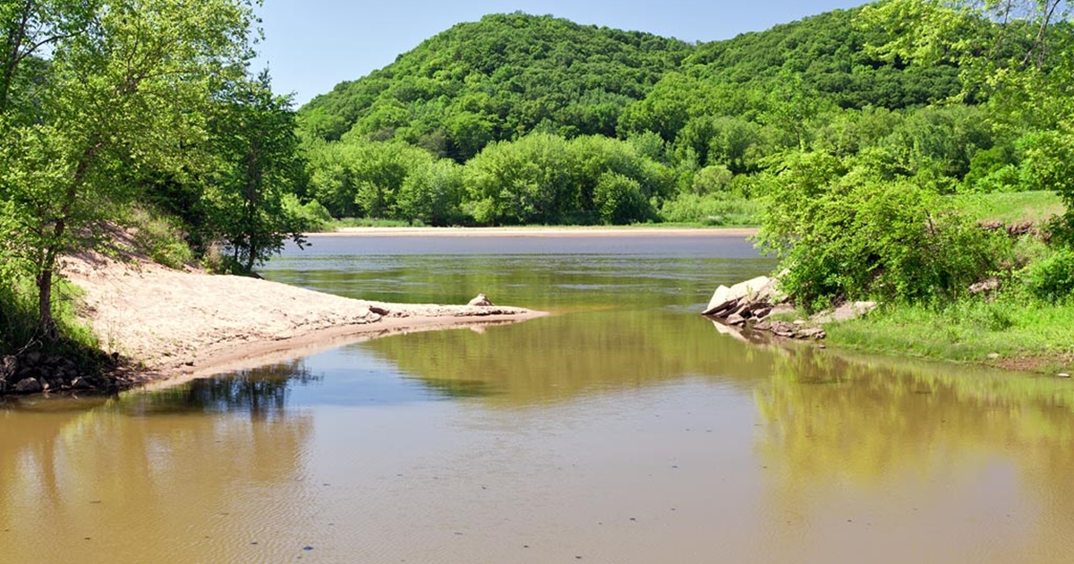 c59fbf92-3e6d-46bf-96c3-70fc27208321-lower-wisconsin-river-1